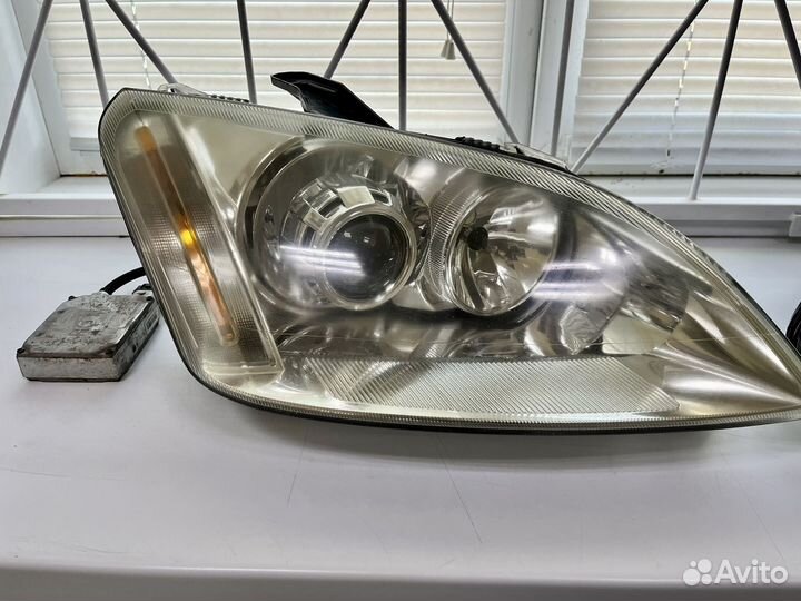 Фары Ford Focus C-Max (Ford Focus )