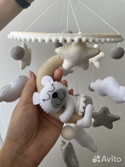 Детский мобиль в кроватку