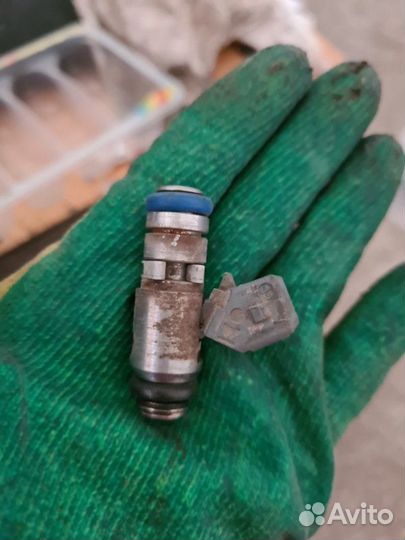 Форсунка топливная Renault Symbol 1 1.4 16кл 2004