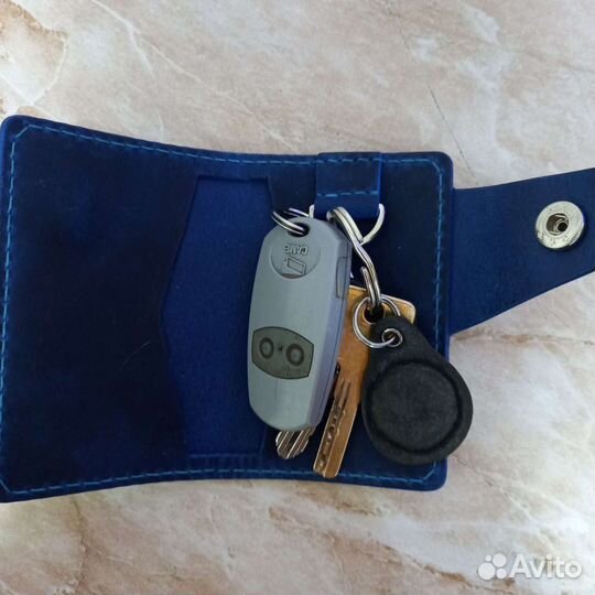 Ключница и натуральной кожи на кнопке