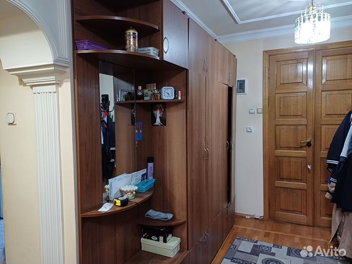 Шкаф в прихожую бу