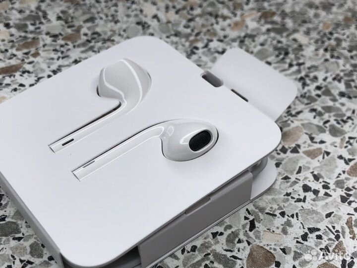 Новые наушники earpods