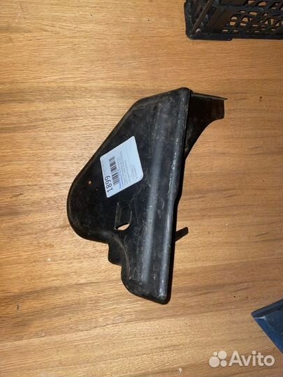 Кронштейн резонатора воздушного фильтра Peugeot