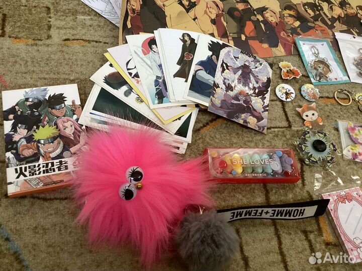Лот аниме атрибутики огромный