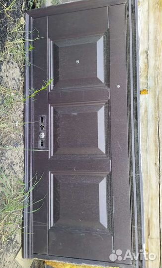 Дверь входная металлическая