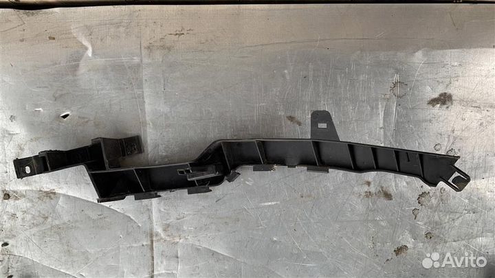 Кронштейн переднего бампера левый от Opel Meriva