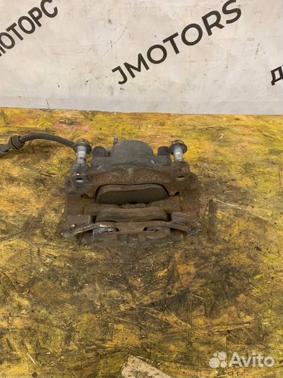 Суппорт передний левый Volvo V60 Вольво V60