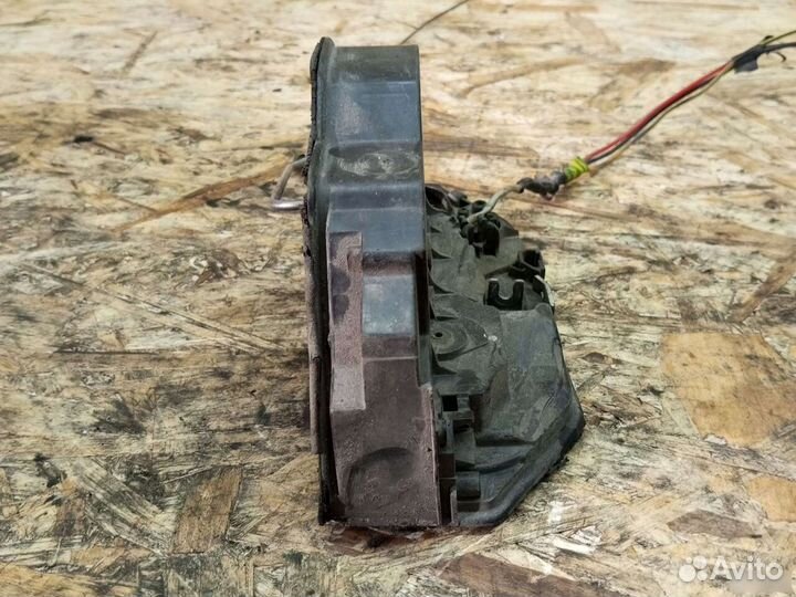 Замок двери пп под доводчик BMW 5,6,x5,e60,e63,e70