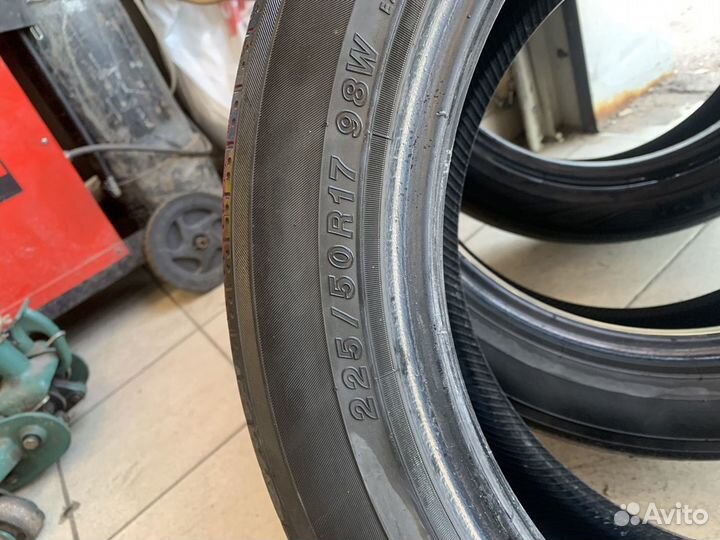 Yokohama 104ZR 225/50 R17 98W