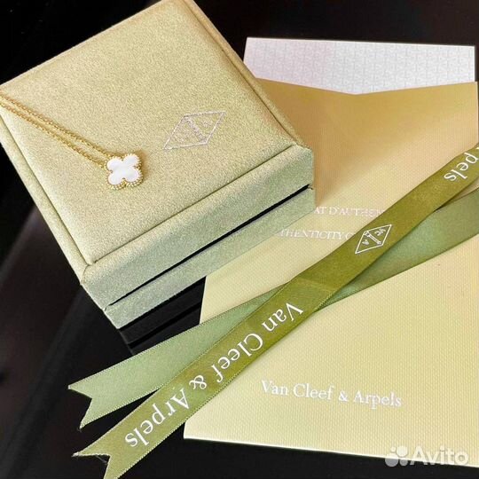 Van Cleff Arpels Золото Кулон