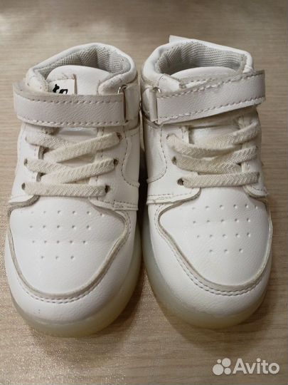 Кроссовки детские 24 размер