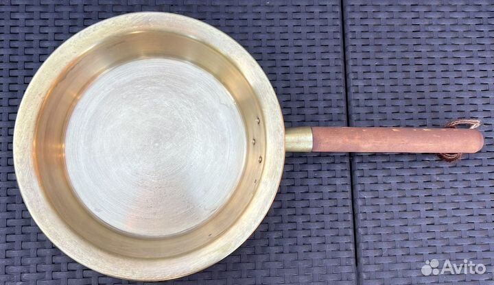 Медный таз с ручкой