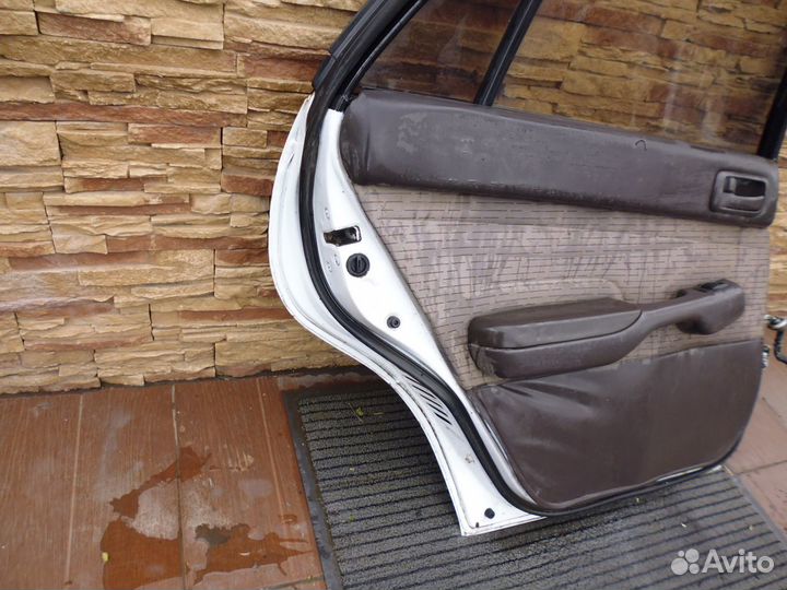 Тойота Карина 190 дверь задняя левая 1992-1998