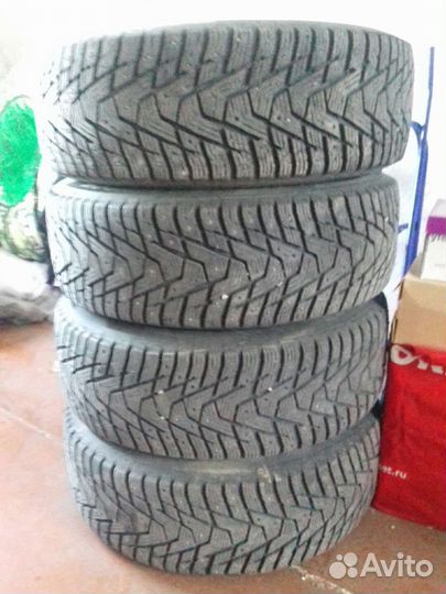Hankook Radial K106 215/65 R16 102T