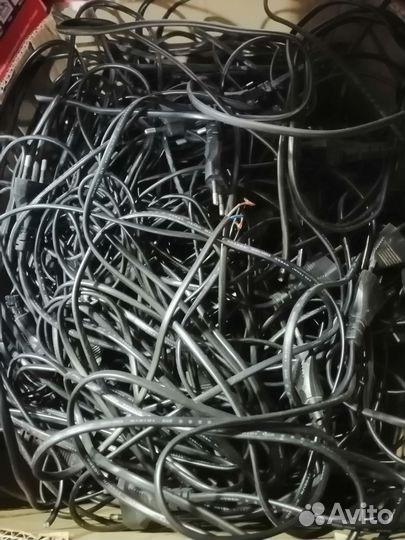 Шнур сетевой с вилкой