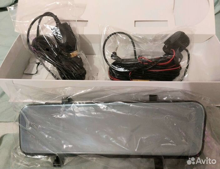Видеорегистратор зеркало с камерой зад.вида. новый