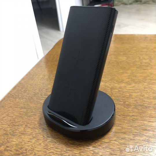 Powerbank с беспроводной зарядкой и док станцией