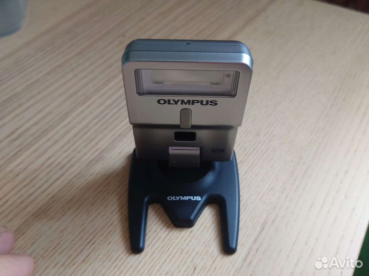 Компактная вспышка Olympus FL-300R