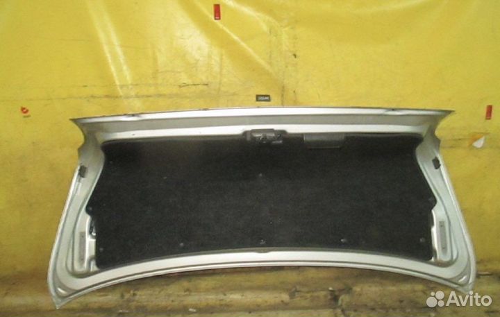 Крышка багажника Toyota progres jcg11