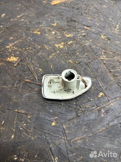 Повторитель поворота в крыло левый Renault Logan 2