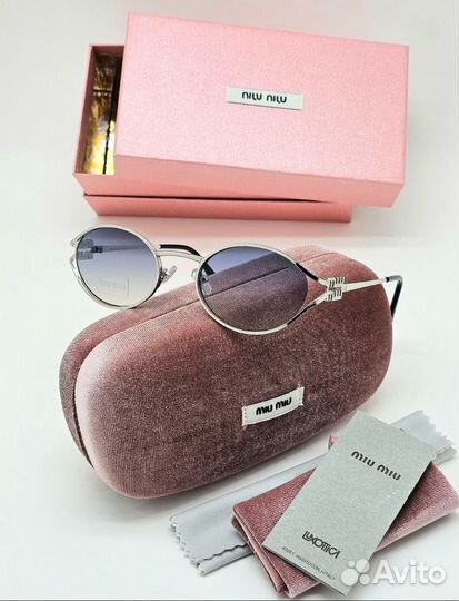 Солнцезащитные очки женские Miu Miu