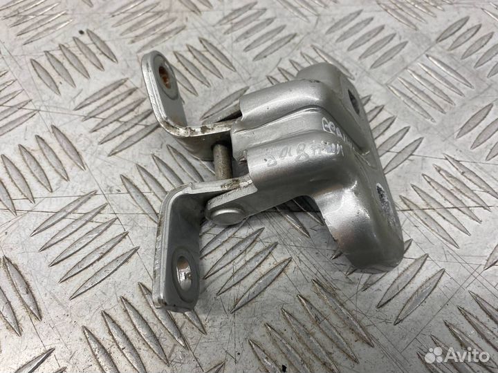 Б/У петля двери задний левый Opel Astra J P10