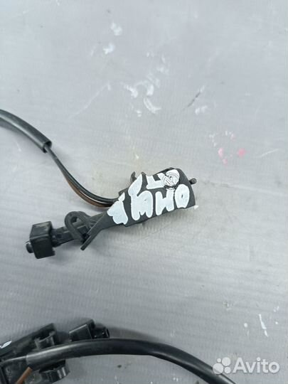 Омыватель лобового стекла Skoda Rapid