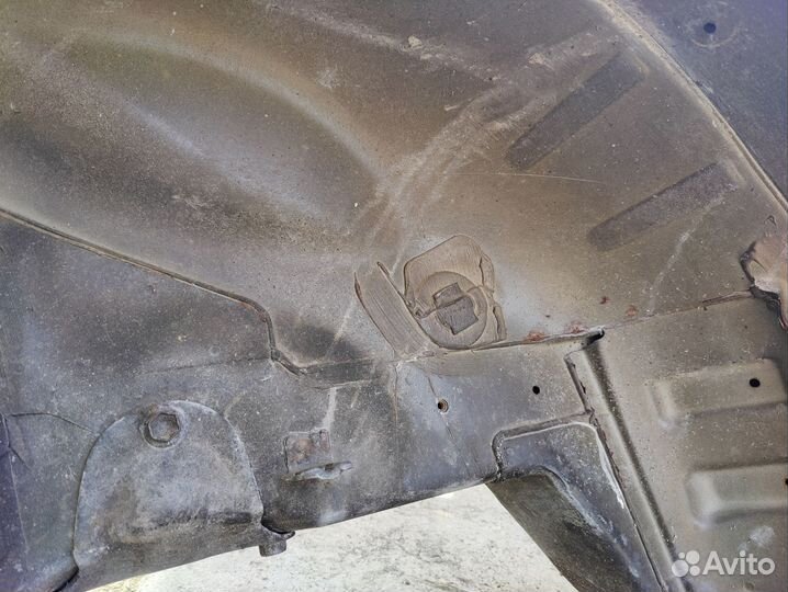 Четверть правый бок Сузуки Гранд Витара