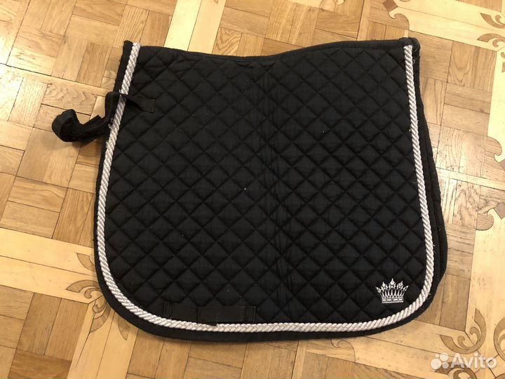 Конная амуниция б/у:вальтрапы,бинты попоны