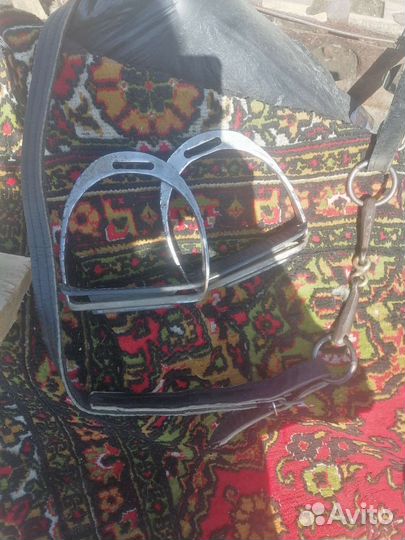 Продам амуницию для лошади