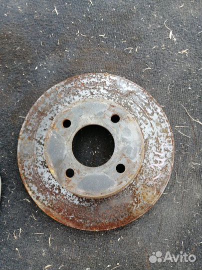 Тормозной диск передний Nissan Cube Z11