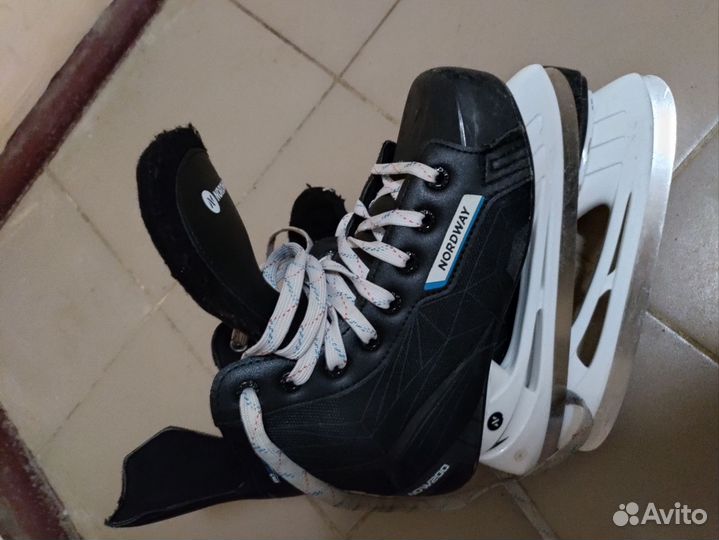 Коньки хоккейные детские