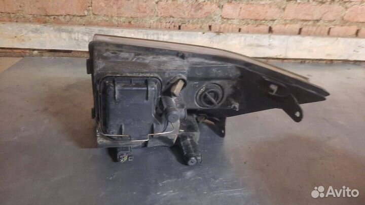 Фара правая Ford Transit 7 2008