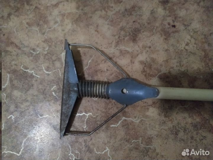 Табличка с номером и Швабра 