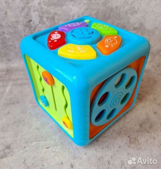 Развивающий интерактивный кубик baby go