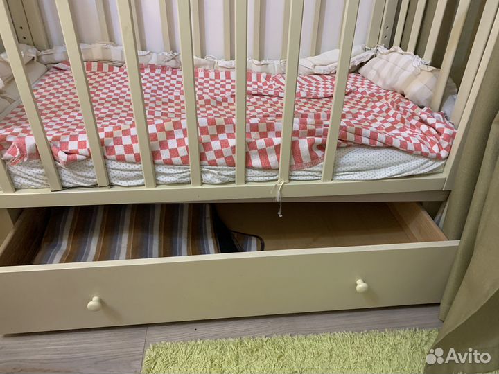 Детская кроватка