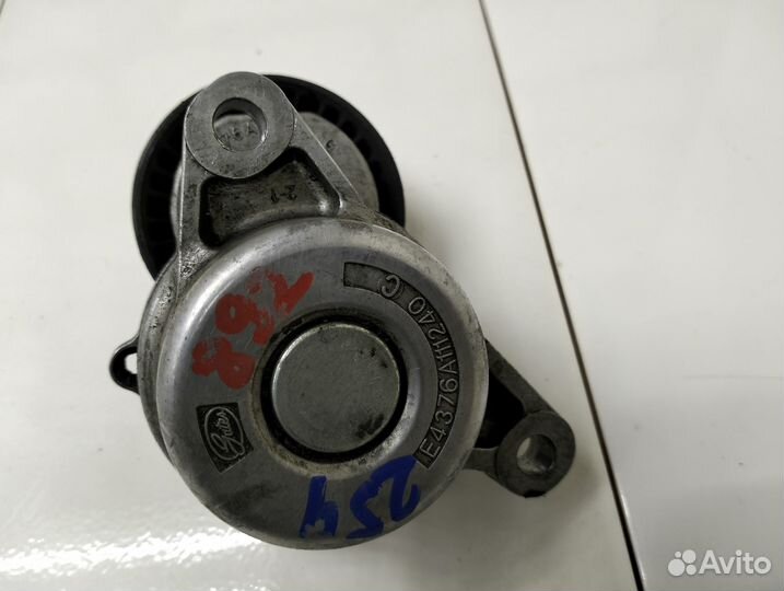 Натяжитель ремня Mercedes W218 CLS