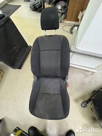 Сиденья toyota corolla 150