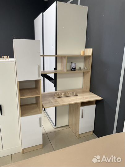 Письменный стол