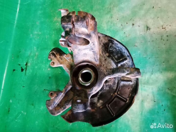 Передняя правая цапфа Skoda Fabia 6Y3 2000-2004