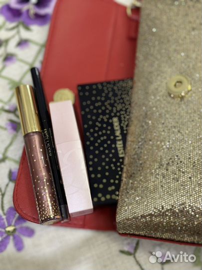 Клатч с косметикой