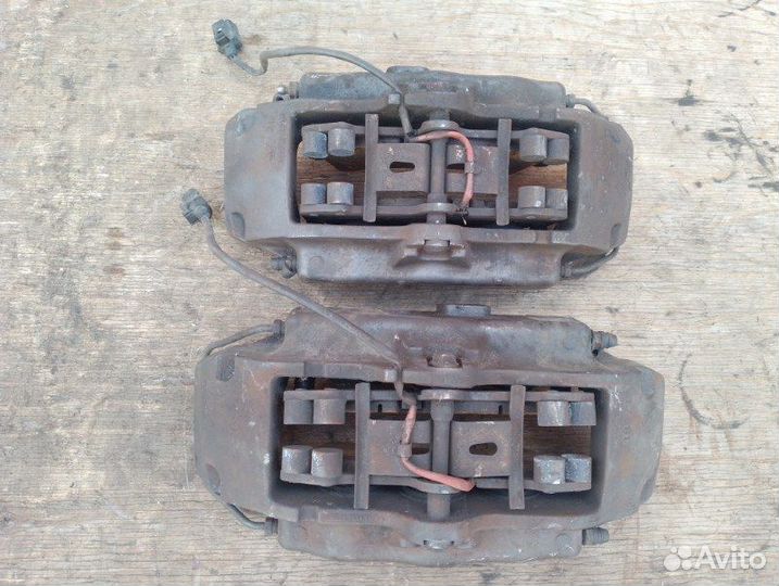 Суппорта тормозные передние Brembo Audi Q7 I 4L