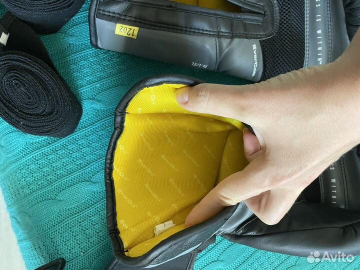 Боксерские перчатки 12 oz everlast