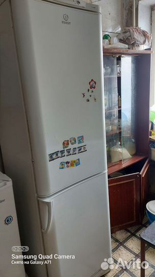 Холодильник indesit