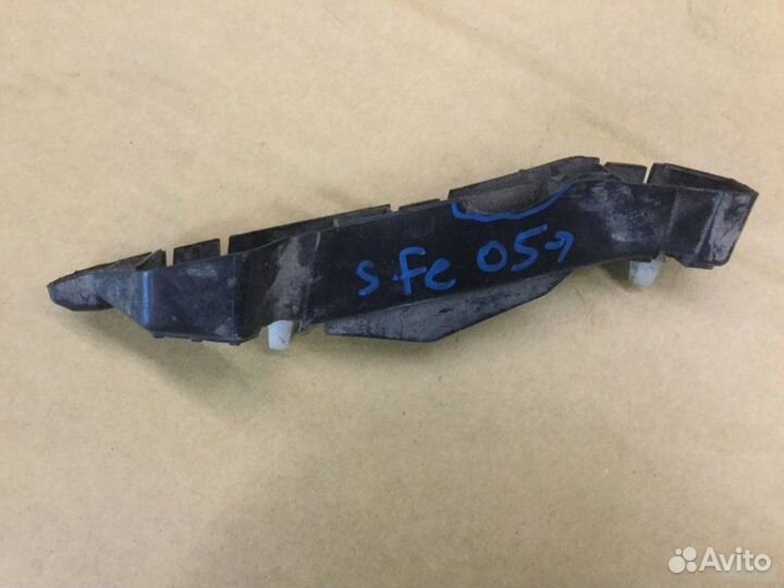 Направляющая переднего бампера Hyundai Santa Fe CM