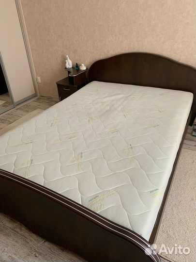 Кровать двухспальная с матрасом бу 140 200