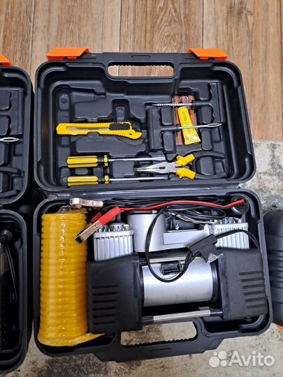 Автомобильный Компрессор с набором