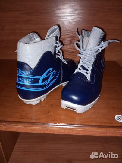 Лыжные ботинки