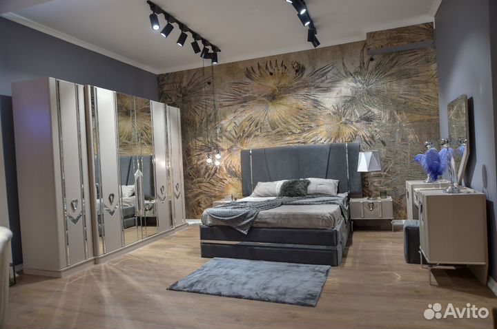 Спальный гарнитур