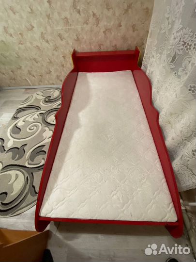 Кровать односпальная с матрасом детская